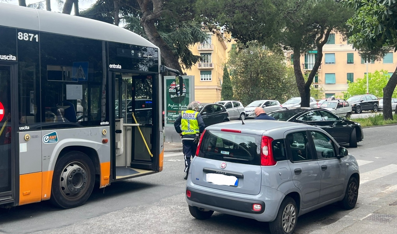 Genova, incidenti e bus in avaria: traffico intenso in città 