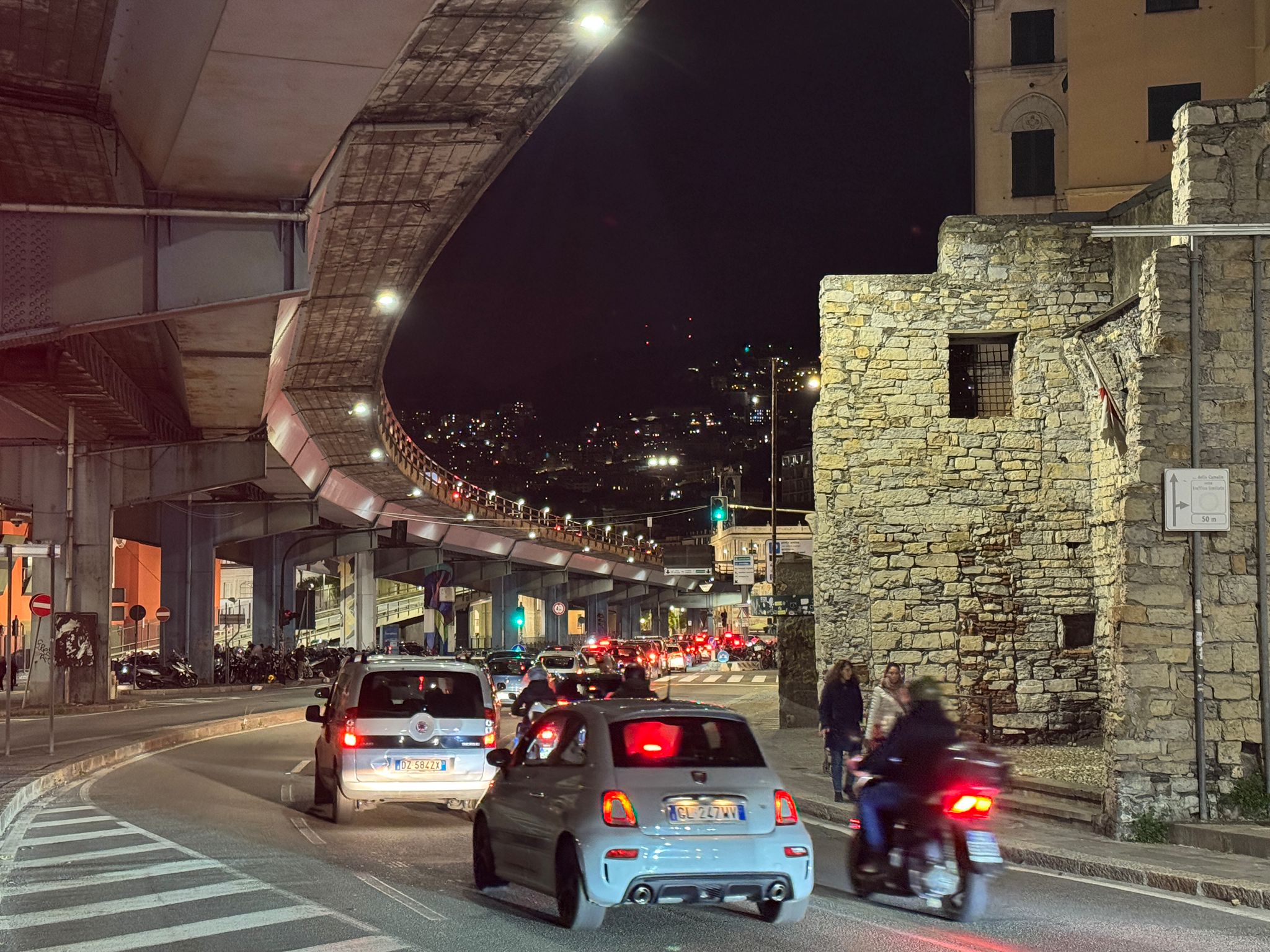 Presidio ex Ilva: traffico paralizzato a Genova, chiusa la Sopraelevata e autostrada in tilt. Primocanale in diretta