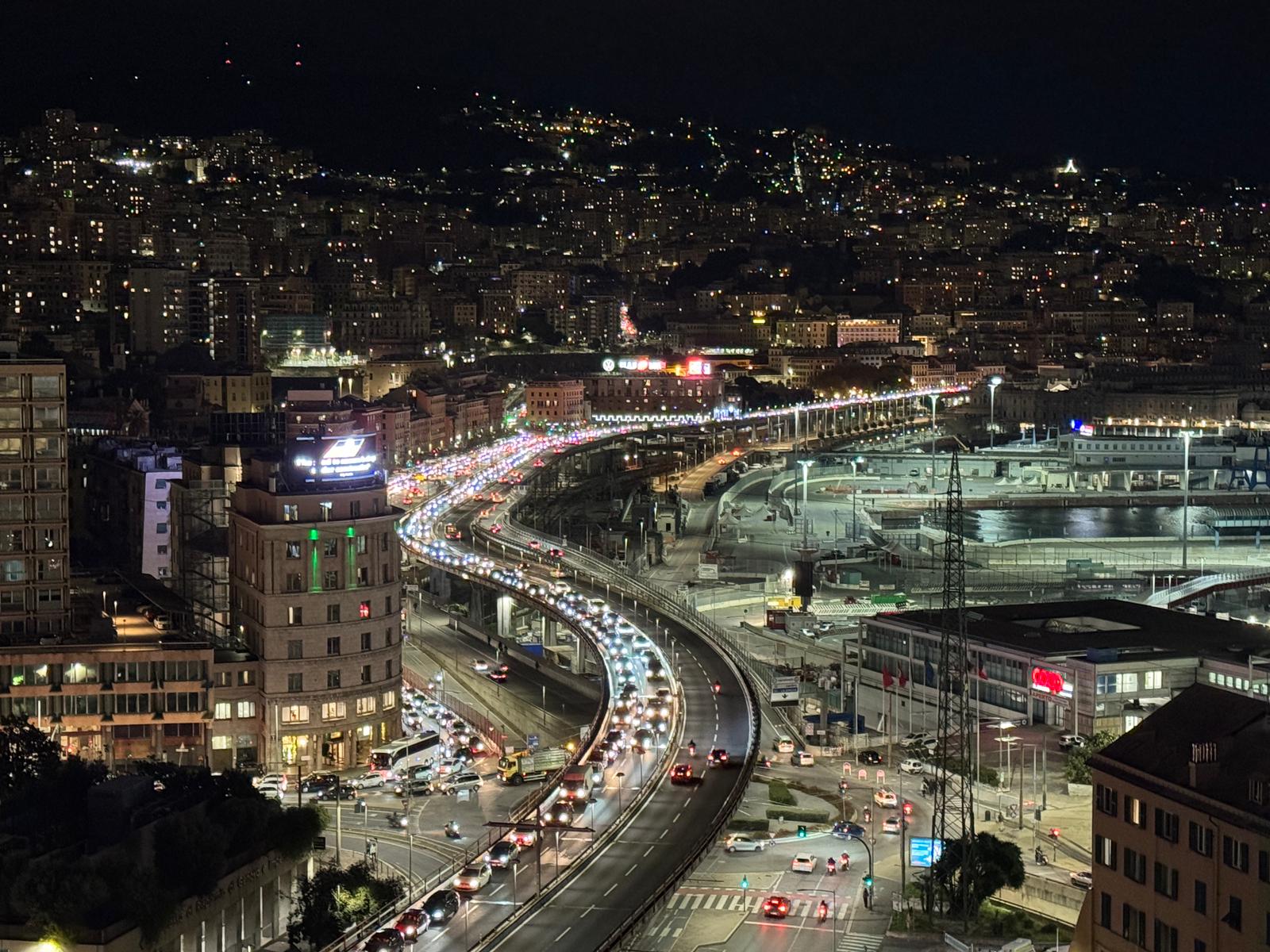Presidio ex Ilva: traffico paralizzato a Genova, apertura Sopraelevata a singhiozzo, autostrada in tilt. Primocanale in diretta