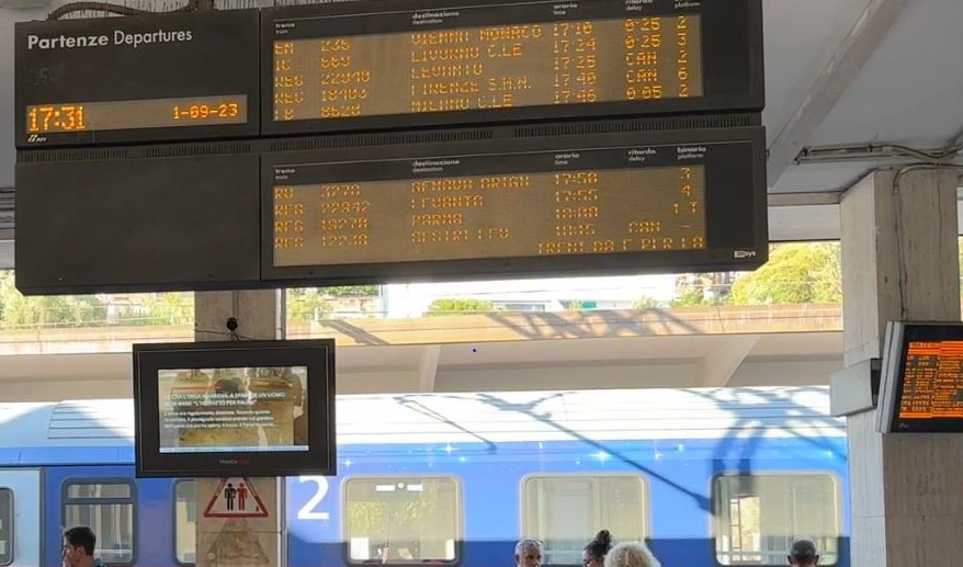 La Spezia, uomo muore investito da treno merci