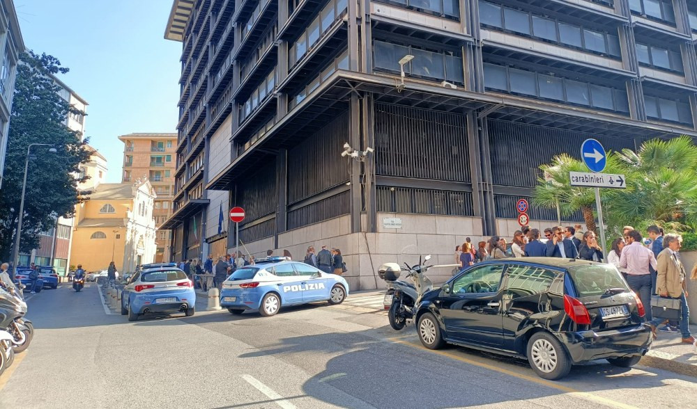 Genova, allarme cessato per bomba in Tribunale