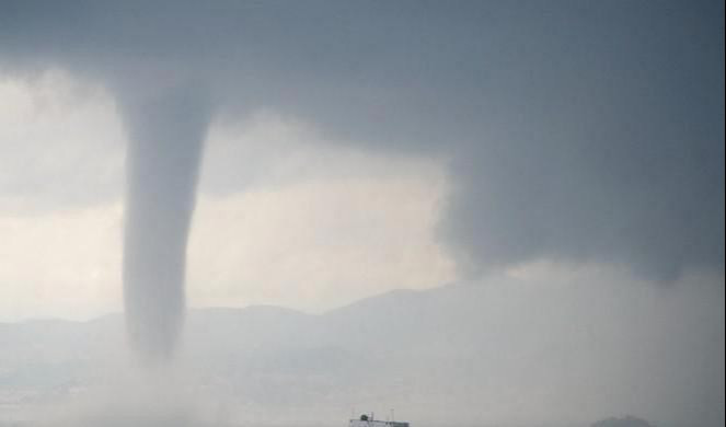 Il maltempo lascia la Liguria: tromba d'aria nello spezzino, riaperta l'Aurelia tra Noli e Finale