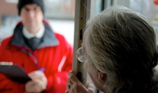 Genova, finto tecnico fa aprire cassaforte: la truffa svanisce