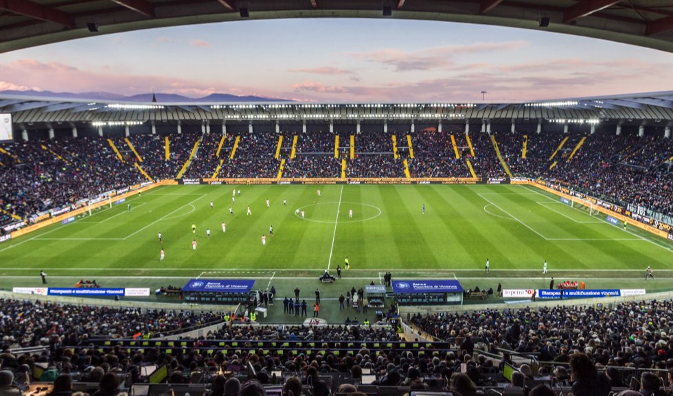 Assurdo: il campo neutro di Spezia - Verona sarà Udine