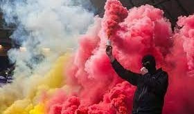 Genova, ordigni esplosivi artigianali: perquisita la sede di un club di tifosi