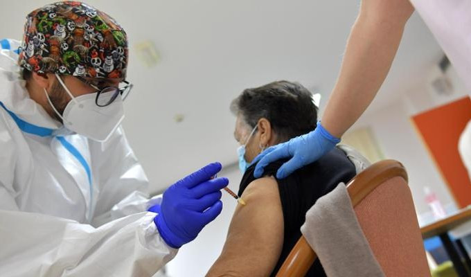 Vaccini Omicron, oltre 500 prenotazioni in Liguria alle ore 12