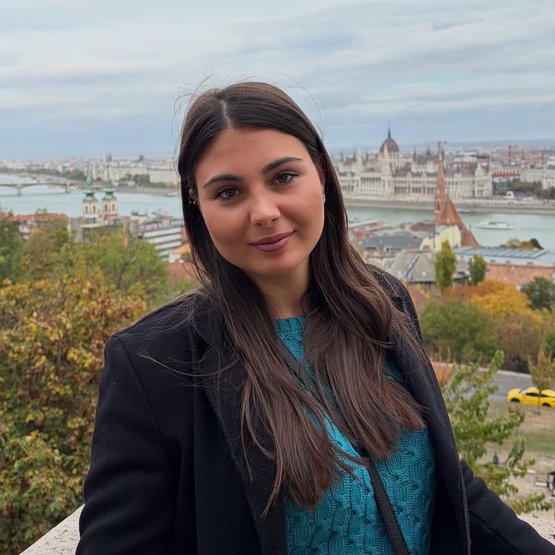 Tragedia a Savona, ragazza di 22 anni muore travolta da un tir