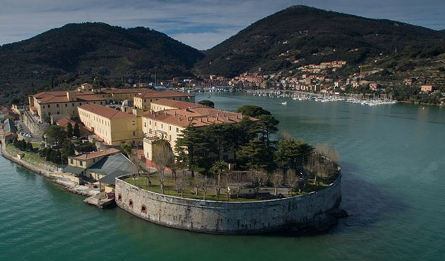 La Spezia, ufficiale di Marina di 31 anni muore durante immersione