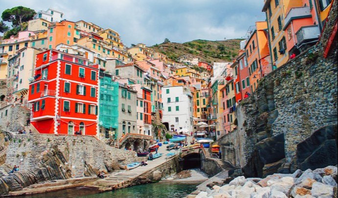 Spezia: la terza maglia dedicata alle Cinque Terre