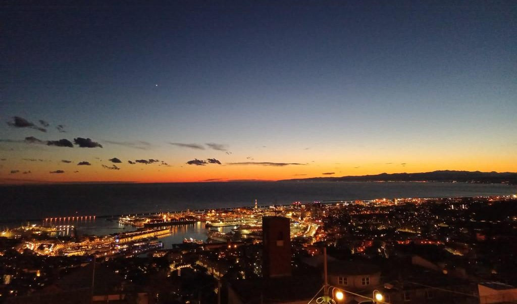Venere illumina il cielo di Genova: la foto dall'Osservatorio del Righi