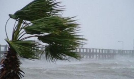 Pioggia e vento di burrasca sulla Liguria, raffiche a 150km/h