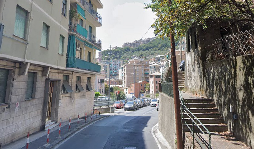 Genova, donna investita in via Pinetti: in codice rosso all'ospedale