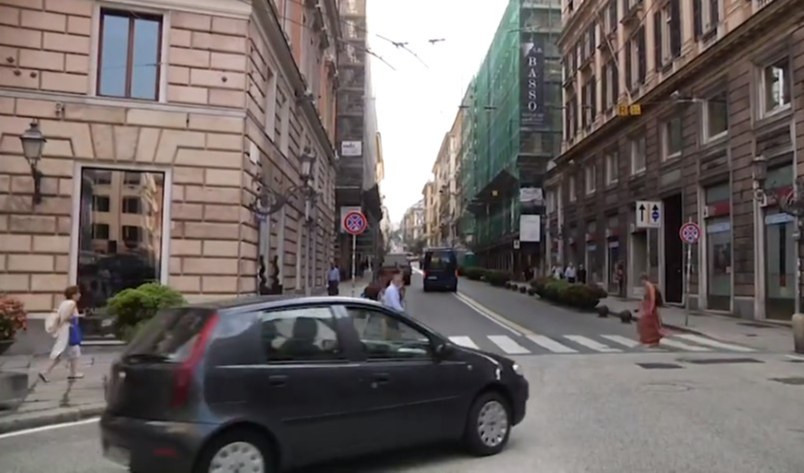 Genova, stop alle auto in centro storico. Bucci: 