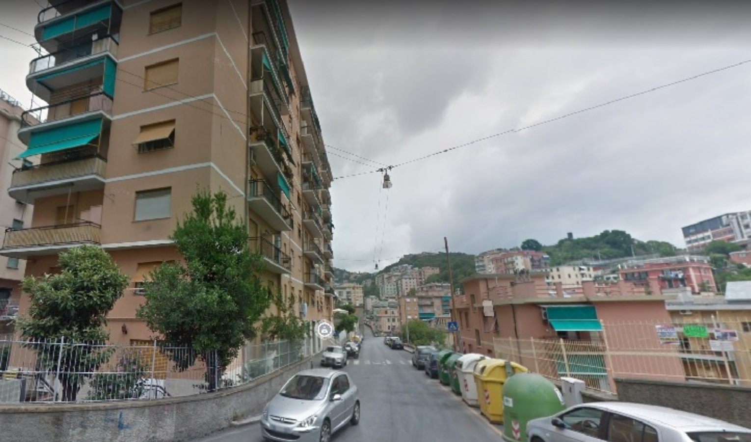 Fuga di gas in una palazzina a Genova ma la perdita non si trova: allontanate 25 famiglie