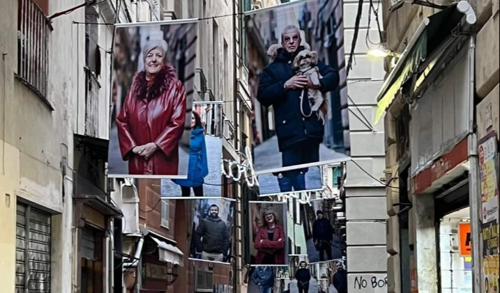 Genova, i visi della gente di via del Campo contro la guerra