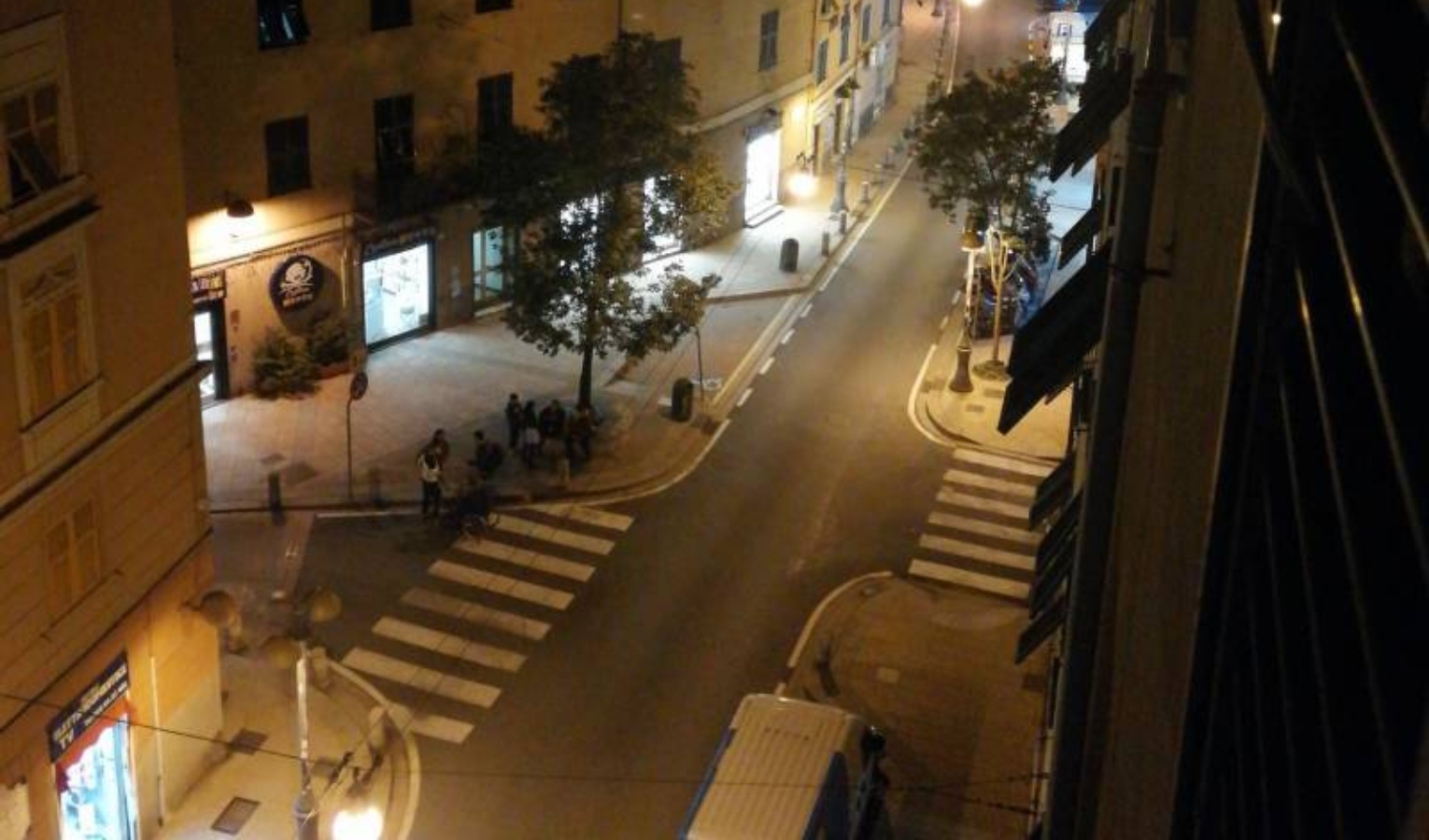 Genova, schianto auto moto in via Jori: centauro all'ospedale