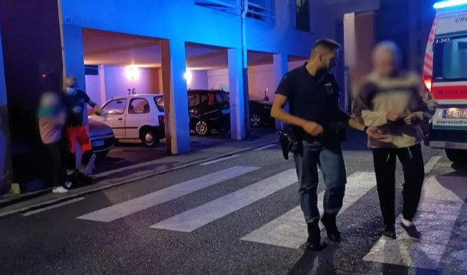 Genova, sevizie e botte alla madre novantenne: arrestato