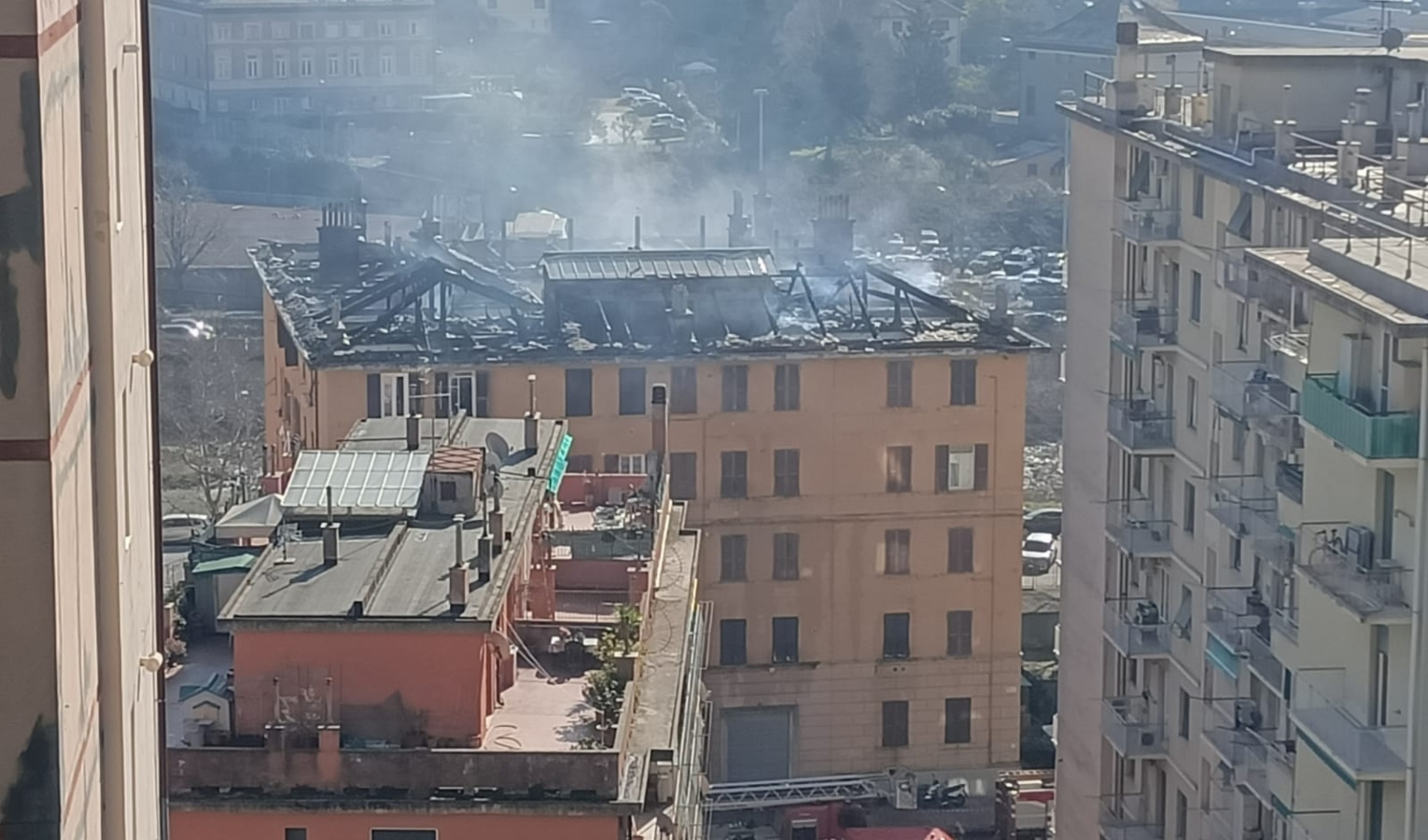 Incendio via Piacenza, 9 minori tra cui un neonato senza casa