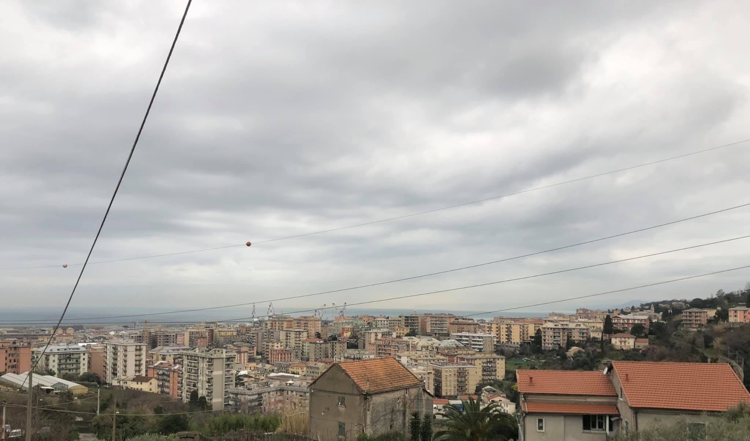 Genova, con il quad precipita in una scarpata