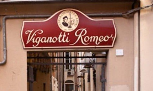 Aveva rapinato la pasticceria Viganotti, arrestato grazie alle telecamere di sorveglianza