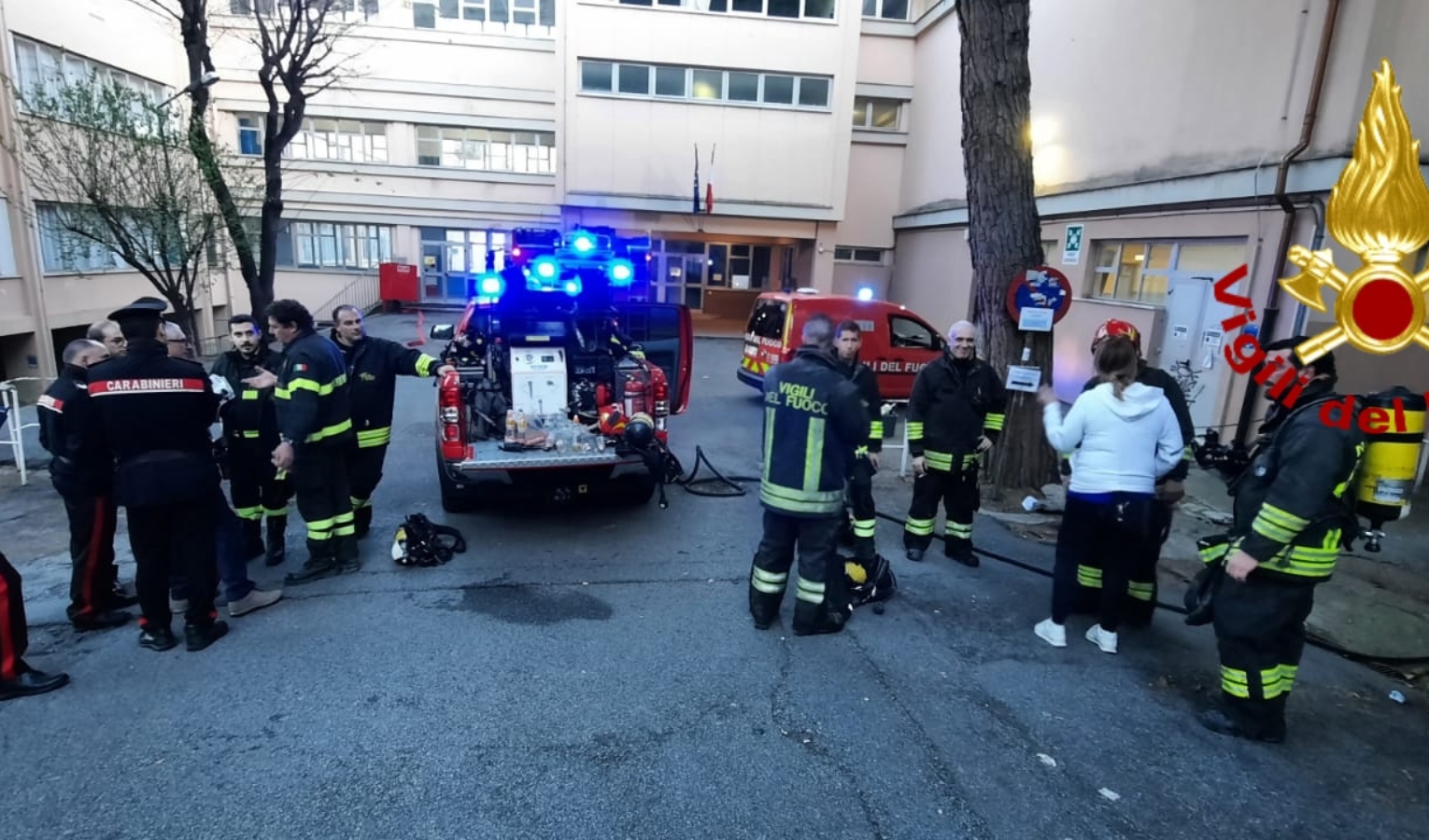 Genova, l'incendio all'istituto Montale è doloso