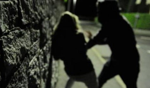 Ricercato per violenza sessuale e rapina, arrestato alla Spezia