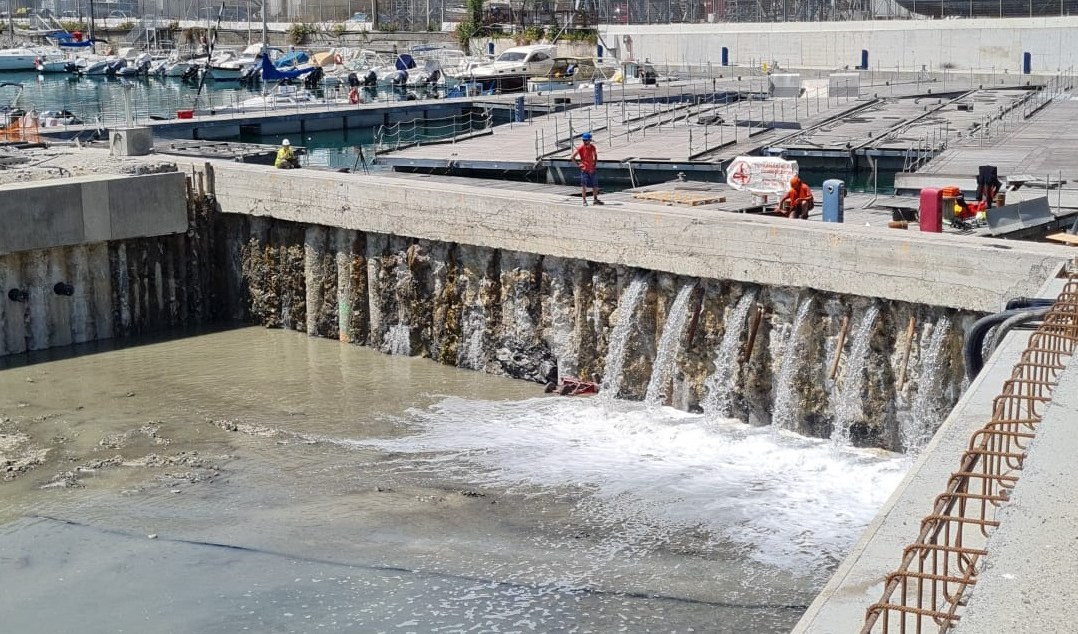 Genova, partito il riempimento dei canali del Waterfront