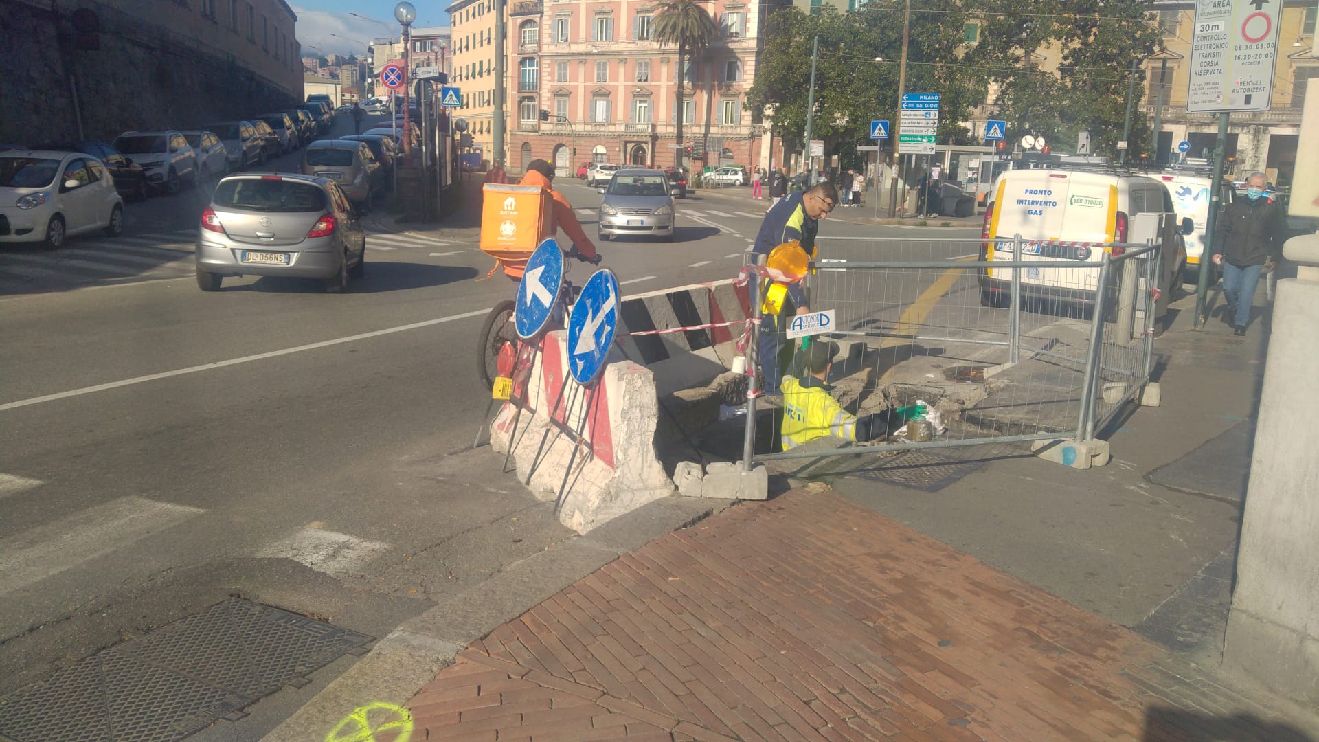 Genova, fuga di gas in un cantiere di Sampierdarena: perdita riparata