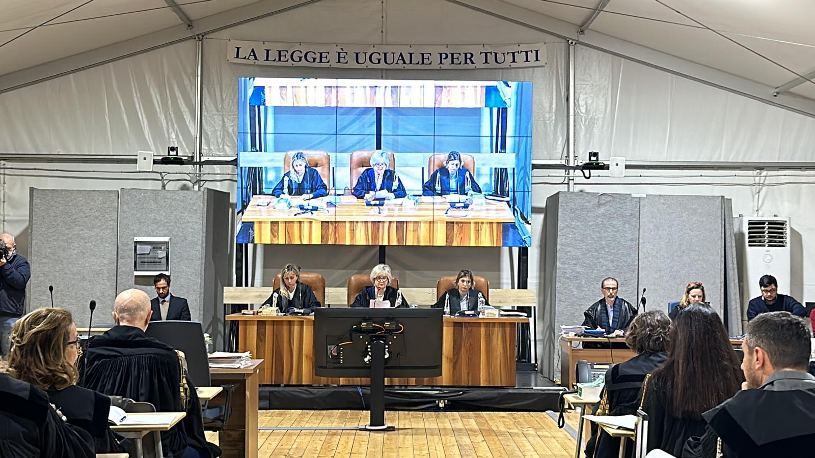 Al via il processo Morandi bis, fra gli imputati ancora Castellucci
