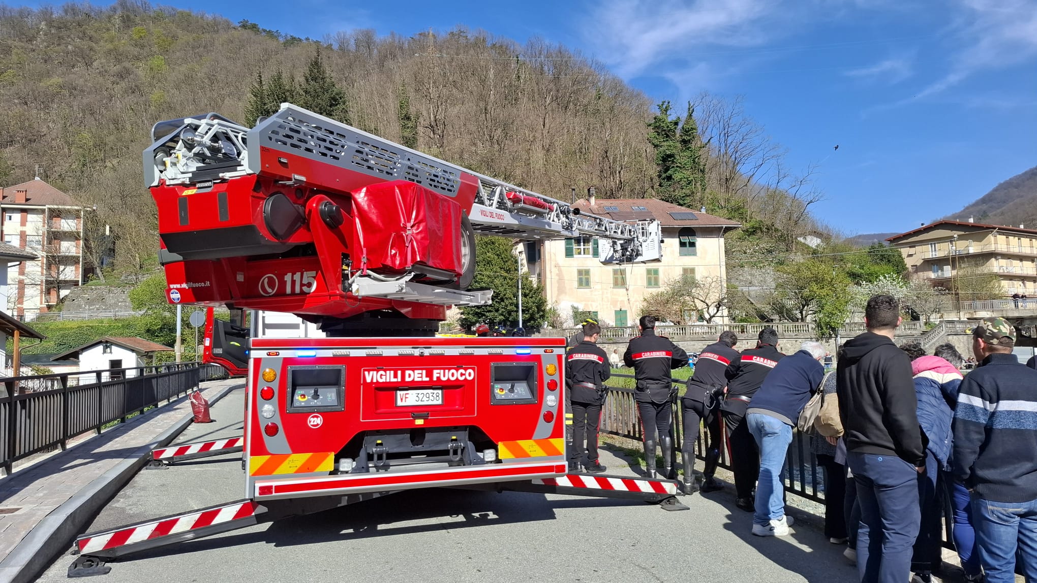 Auto precipita nel torrente a Rossiglione, grave un 70enne