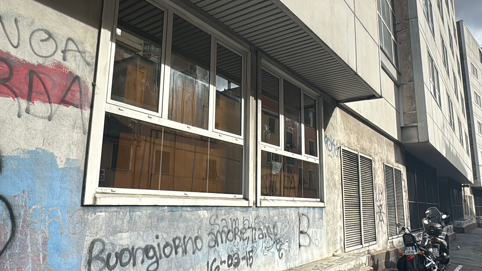 Blitz vandalici nelle scuole, niente lezioni per gli studenti del Firpo. Si torna in classe al da Vinci