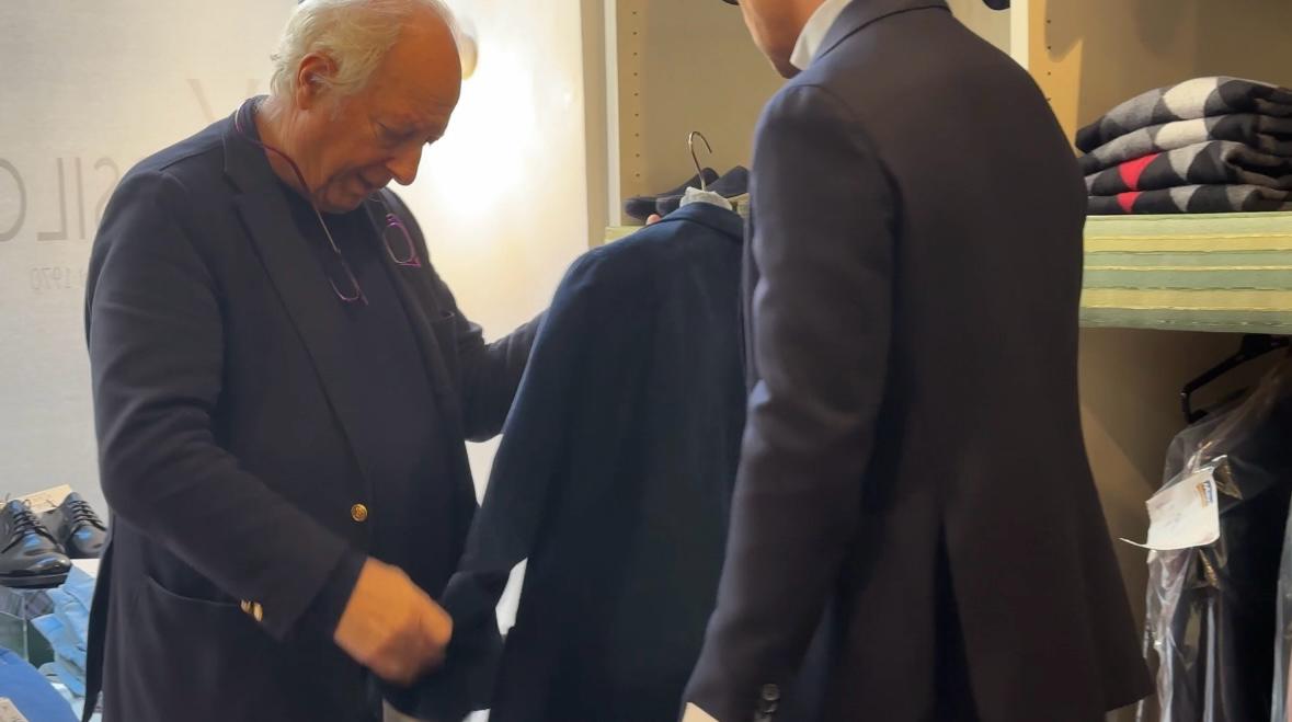 Dopo 60 anni chiude i battenti una storica sartoria di via Roma: