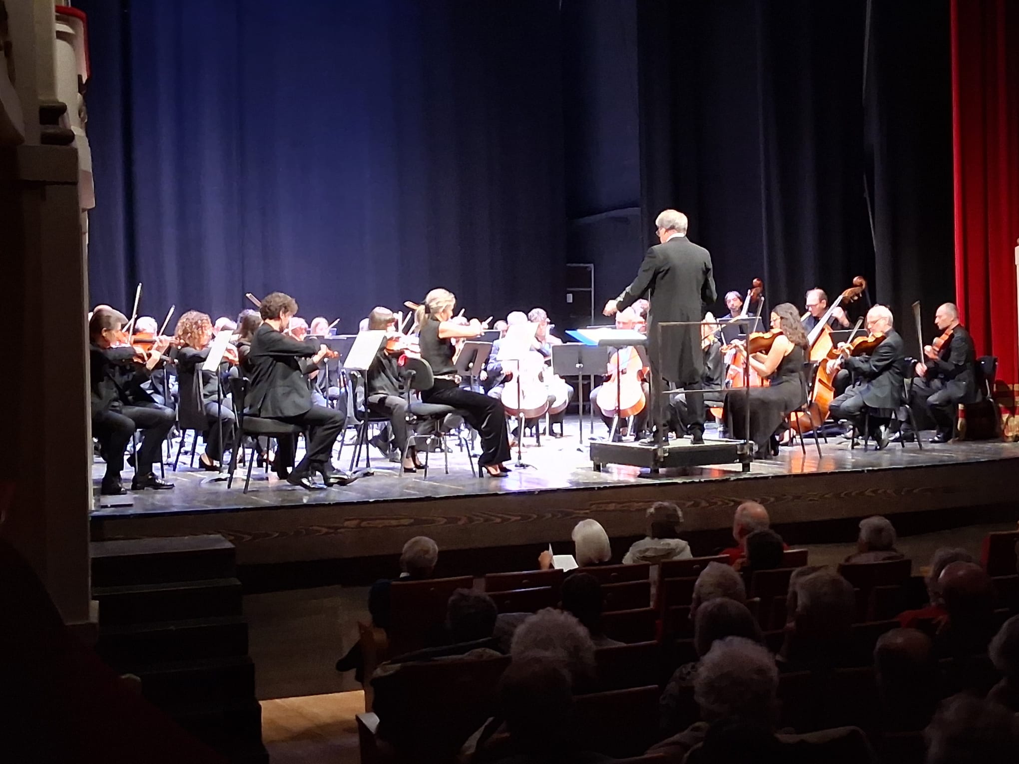 Camogli, un concerto tra passato e presente: Acquaviva dirige l'Orchestra del Carlo Felice