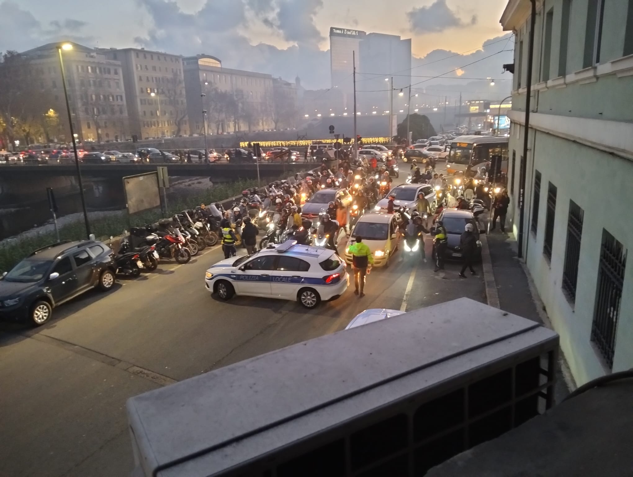 Scontri davanti allo stadio prima di Genoa-Inter, sequestrate le immagini delle telecamere