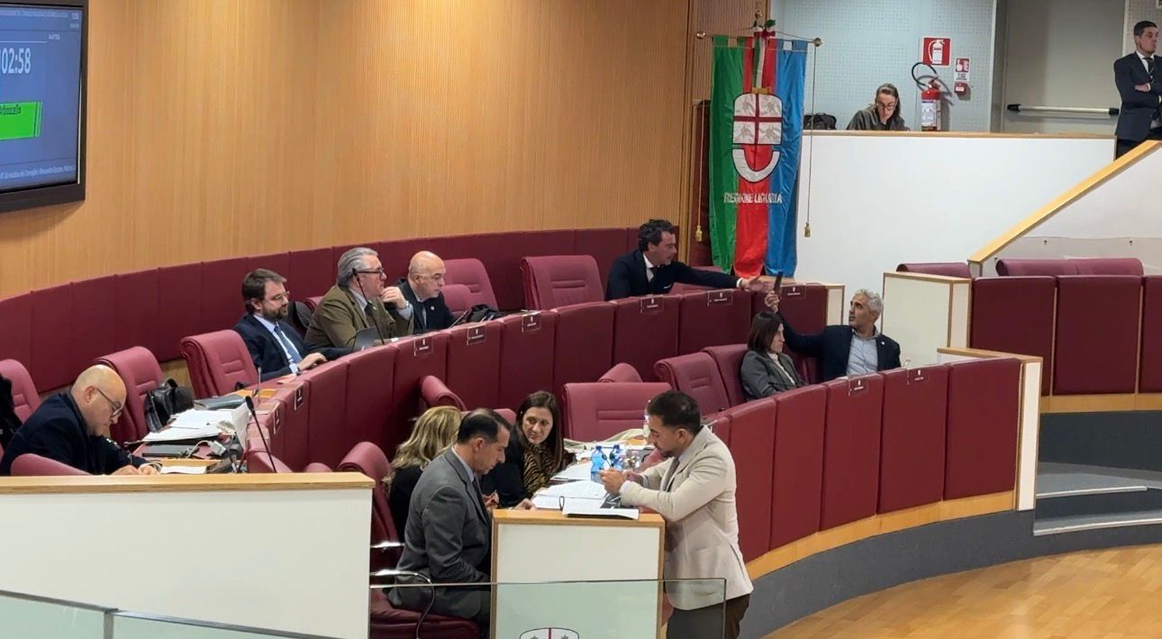 Tensione nel centrodestra regionale, c'è la conferma: due consiglieri guardano al Gruppo Misto