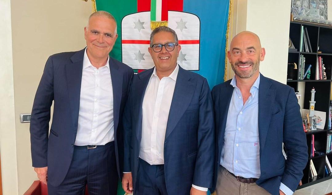 Genoa, il presidente Zangrillo in visita da Toti