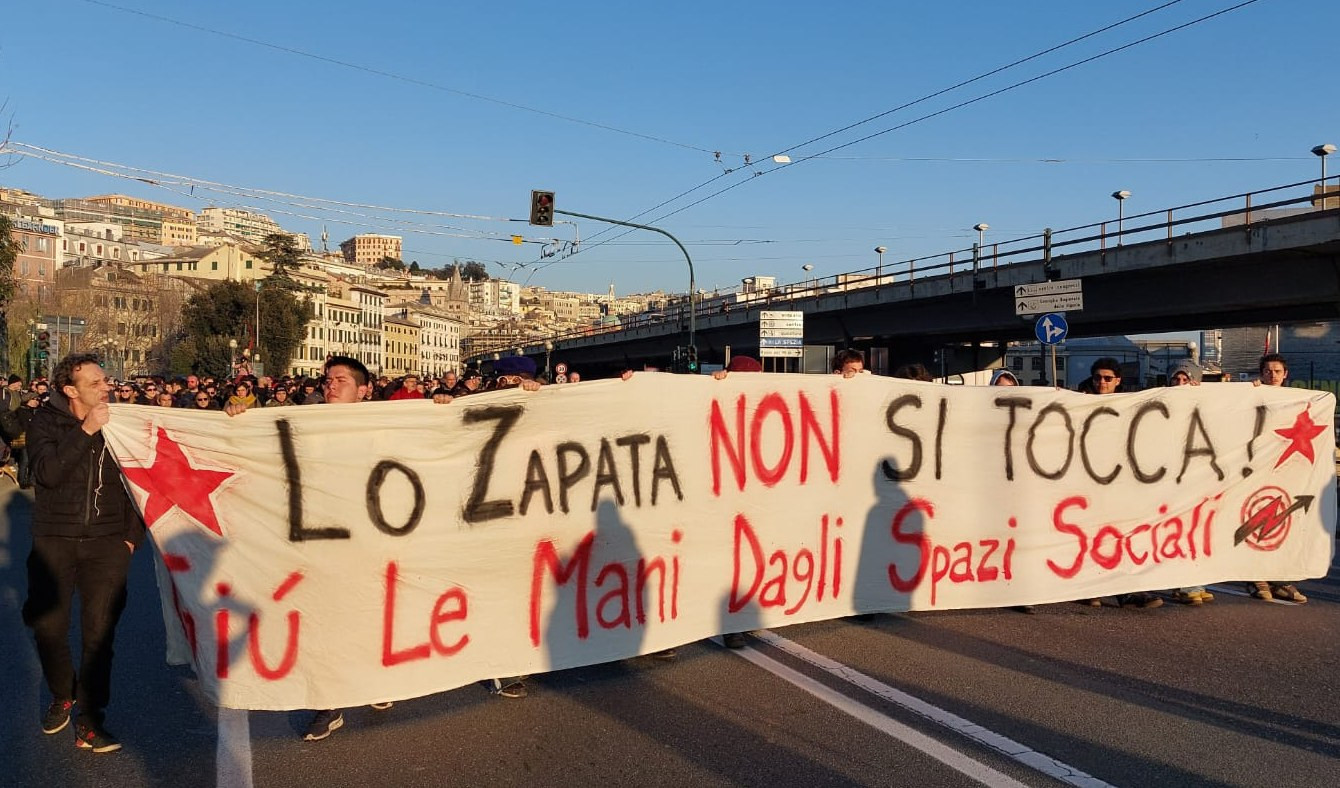  Genova, Cso Zapata in marcia per dire no allo sfratto del Comune