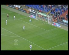 Genoa - Lecce 4-2, doppiette di Palacio  e Floro Flores 
