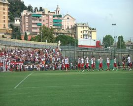 Genoa, Pegli invasa dai tifosi: fischiato Kharja
