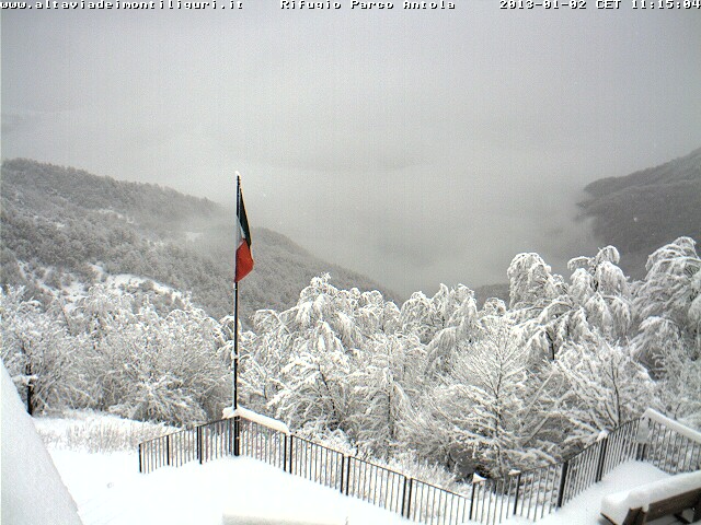 Abbondante nevicata nella notte al Rifugio Parco Antola: 20 cm di neve