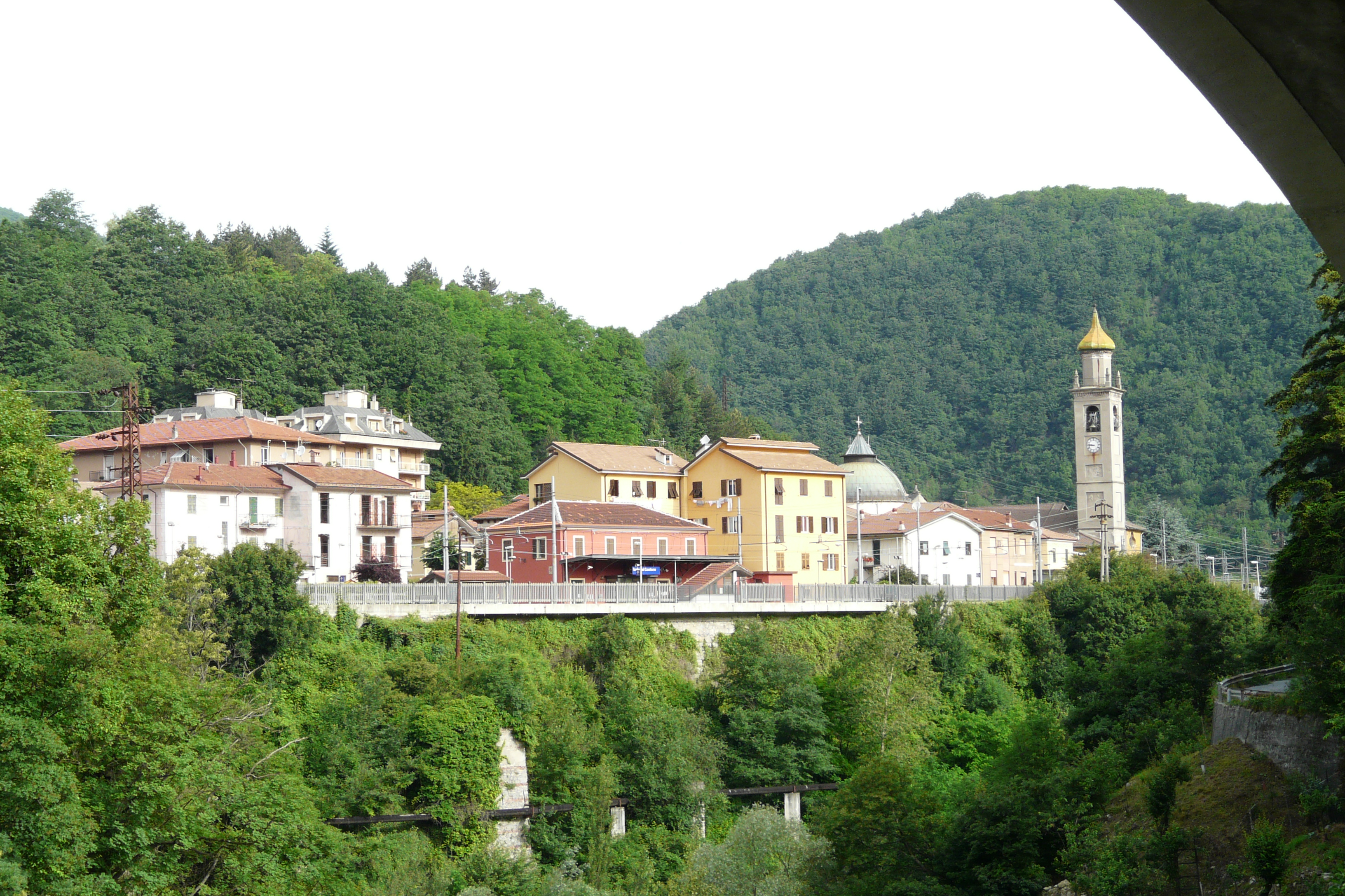 Rapinato il casello autostradale, bottino contenuto e indagini