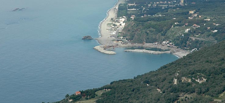 44 immigrati ritrovati sulla spiaggia di Palmi in Calabria