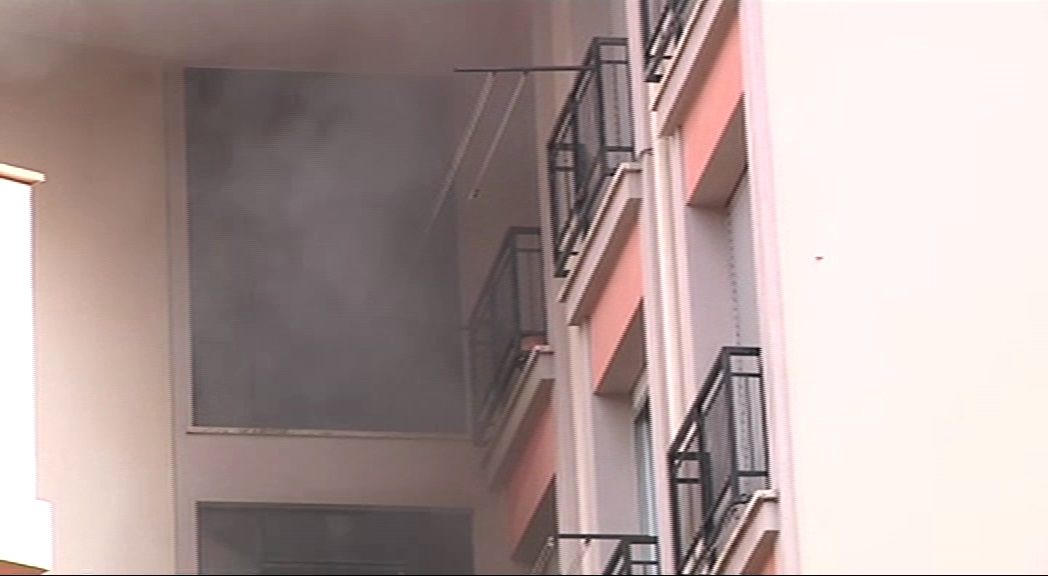 Incendio in via Bainsizza: salvata donna incinta, 15 persone intossicate
