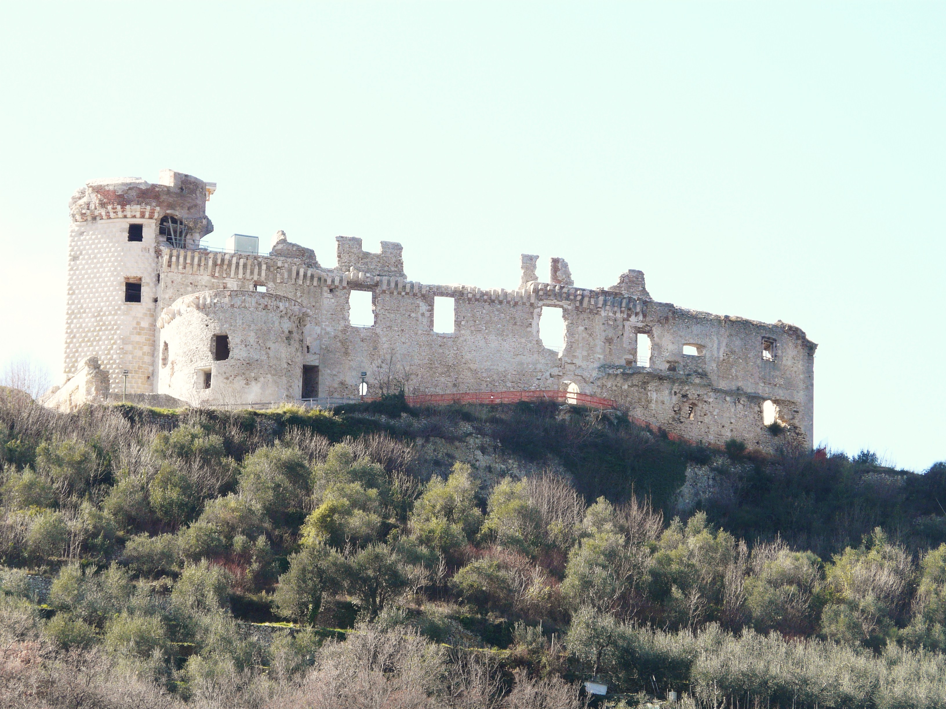 Castel Govone: aperture straordinarie per visitare uno dei più antichi manieri liguri