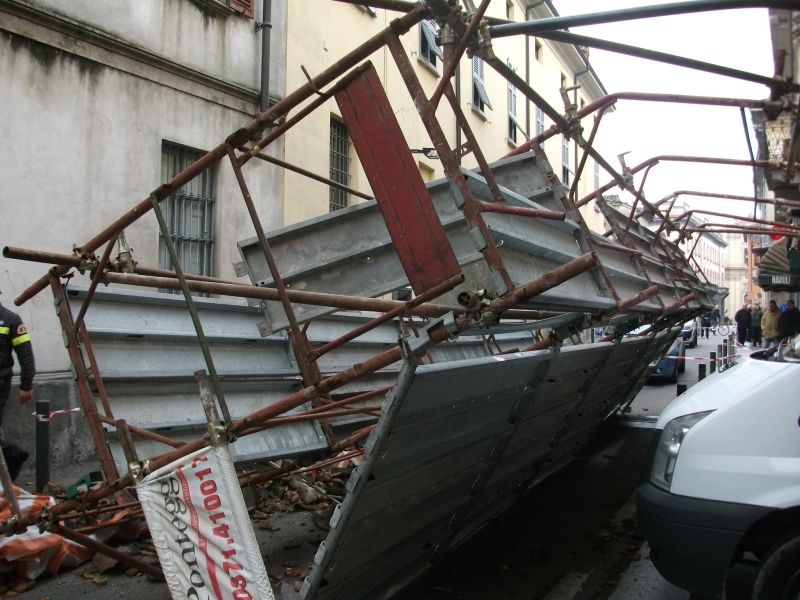 Incidente sul lavoro a Genova: due operai feriti