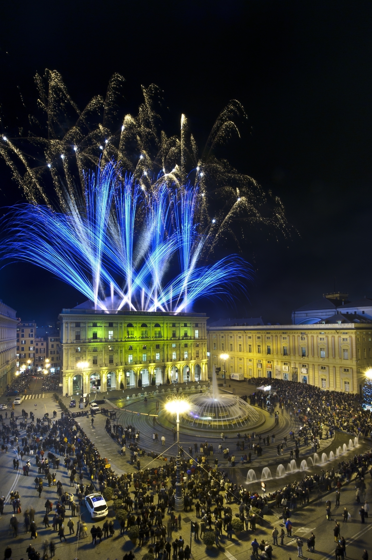 Sabato grande spettacolo pirotecnico in piazza De Ferrari a Genova