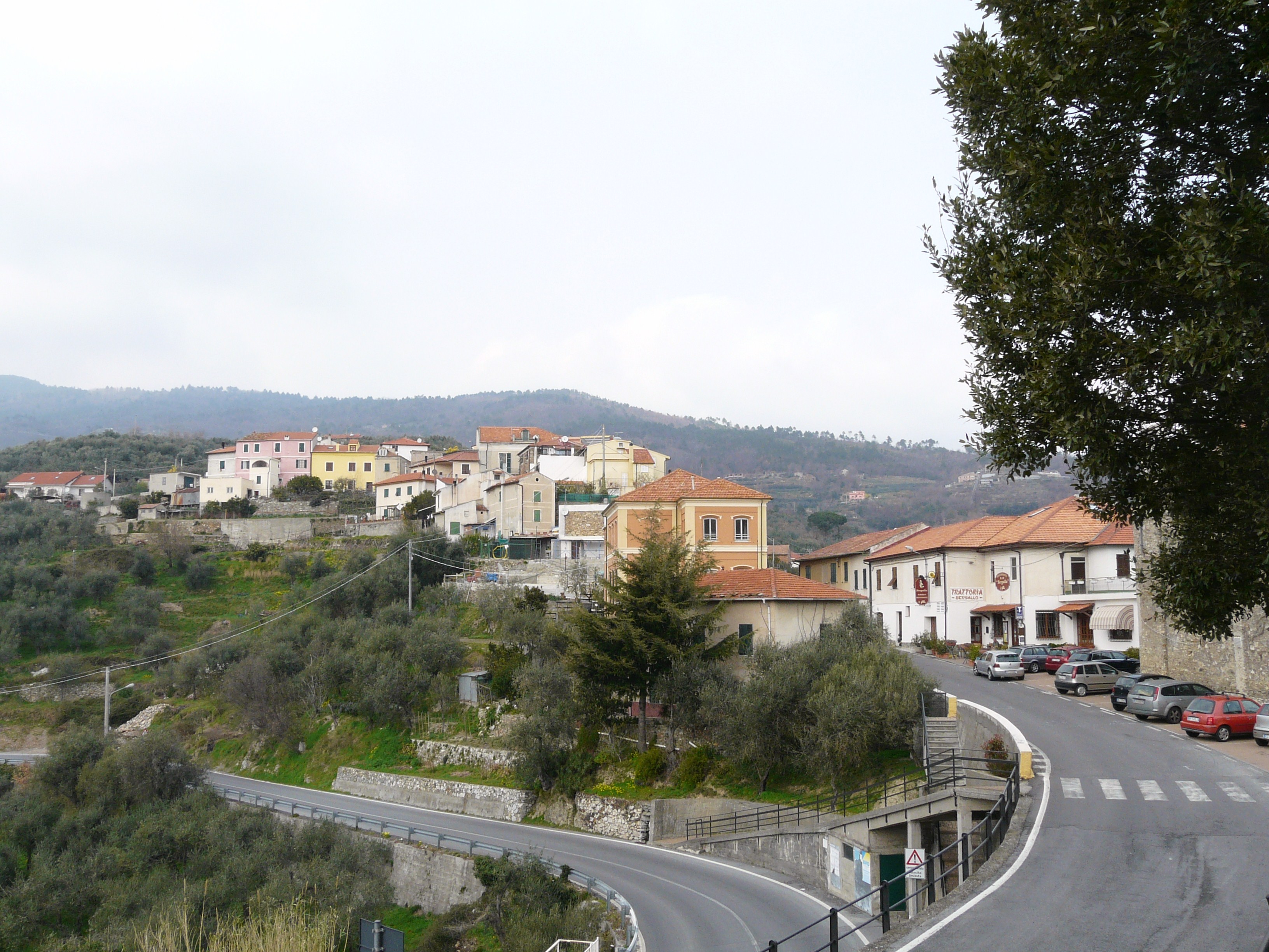 Frana nel forno del paese, tragedia sfiorata e rischio sgomberi