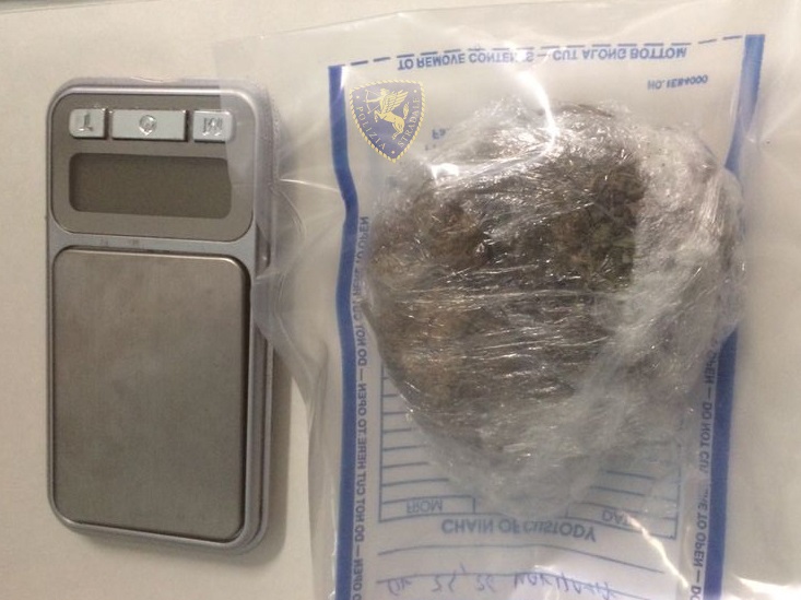 La Polizia Stradale sequestra 25 grammi di marjuana, un denunciato