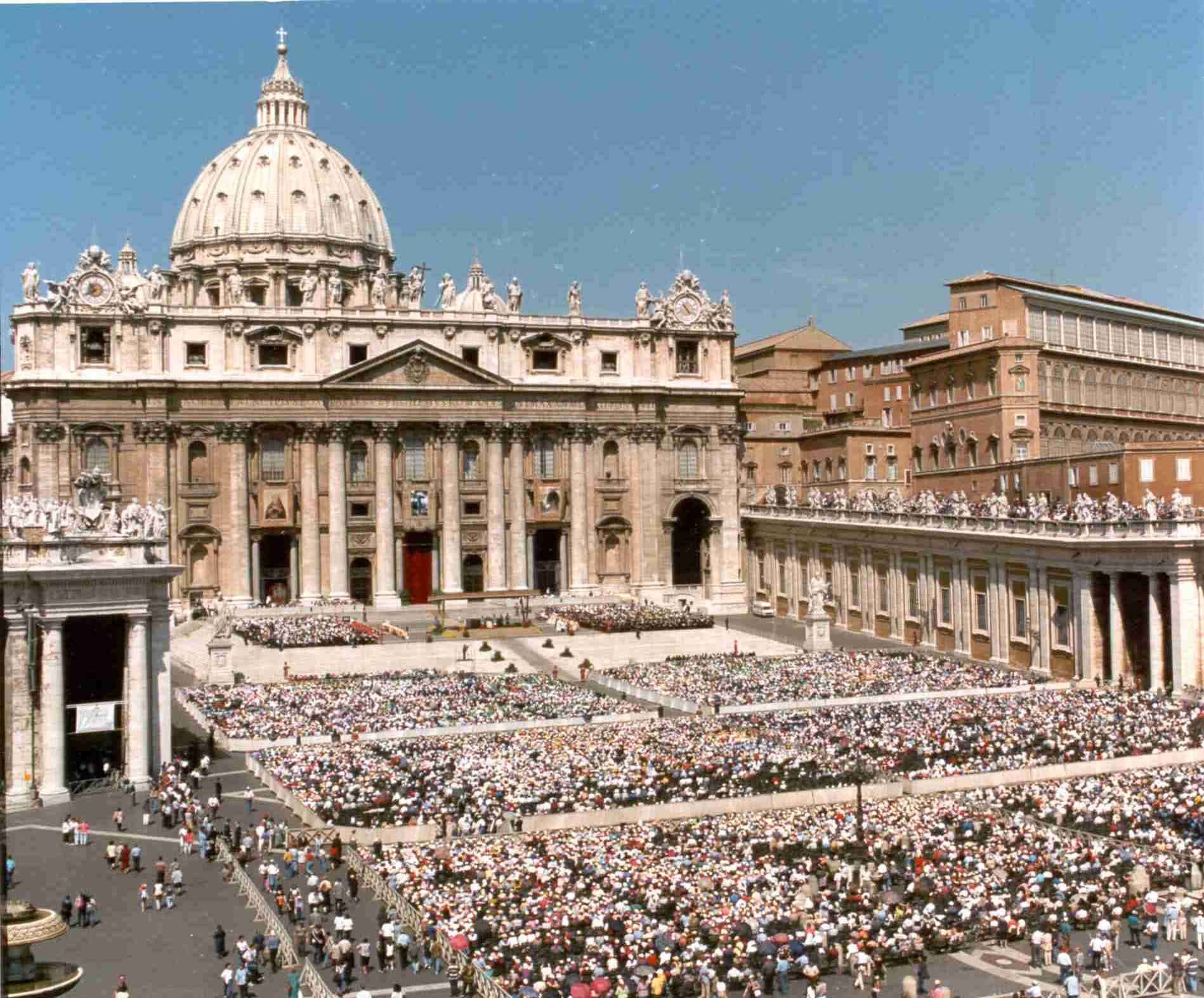 Canonizzazioni a Roma, la sicurezza sarà rinforzata con l'arrivo di oltre 2400 agenti 
