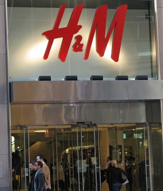 H&M non chiude, salvi i 64 posti di lavoro dello store di Genova